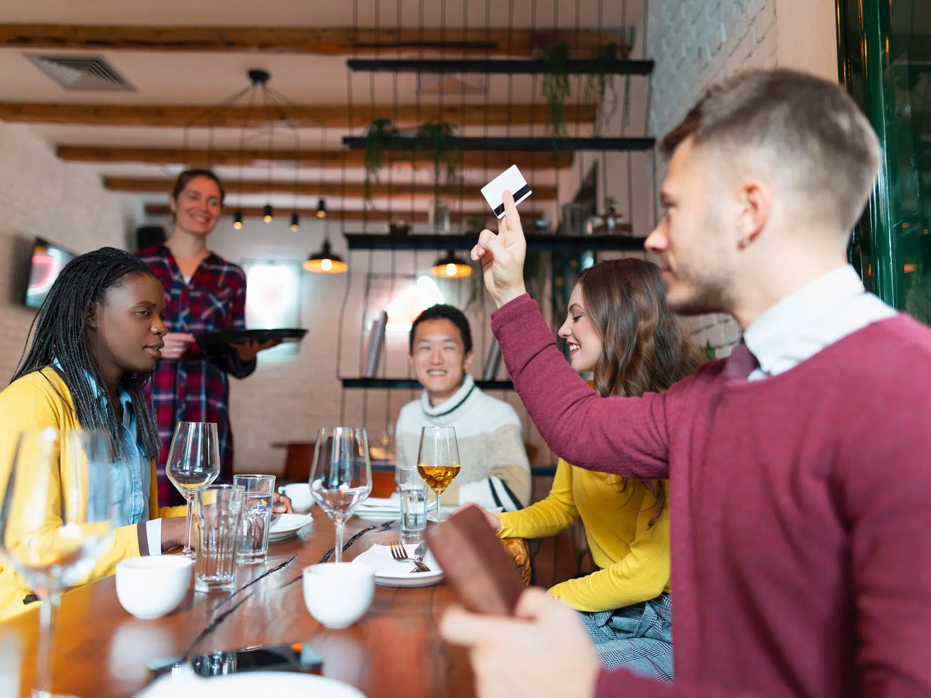 Restaurant Wage Laws – Tip Credits Overtime and Payroll Compliance